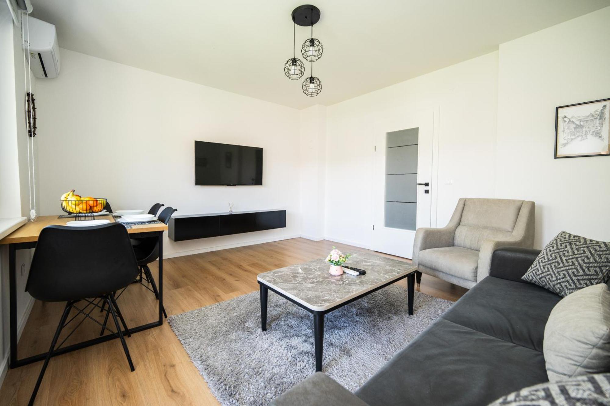 Bright 2Bdr Apartment With Balcony - Free Parking Sarajevo Luaran gambar