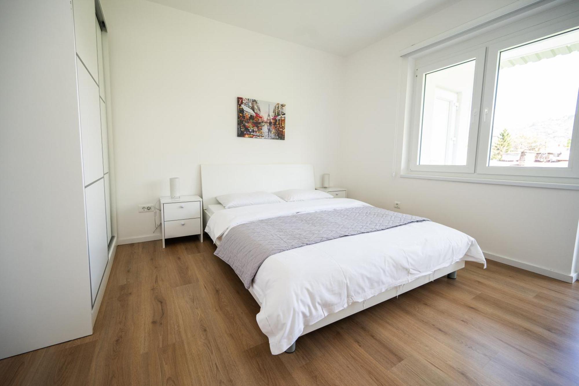 Bright 2Bdr Apartment With Balcony - Free Parking Sarajevo Luaran gambar