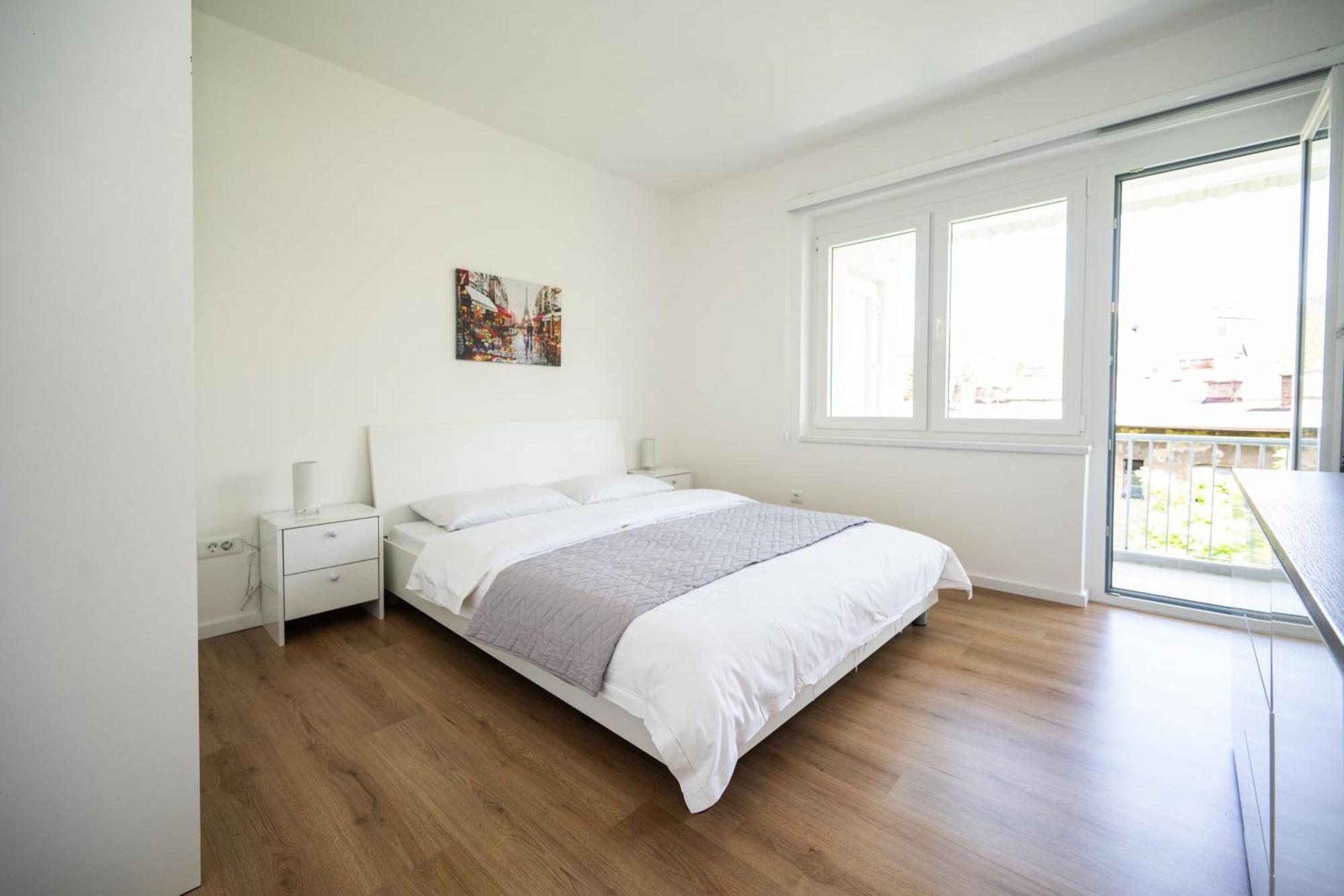 Bright 2Bdr Apartment With Balcony - Free Parking Sarajevo Luaran gambar