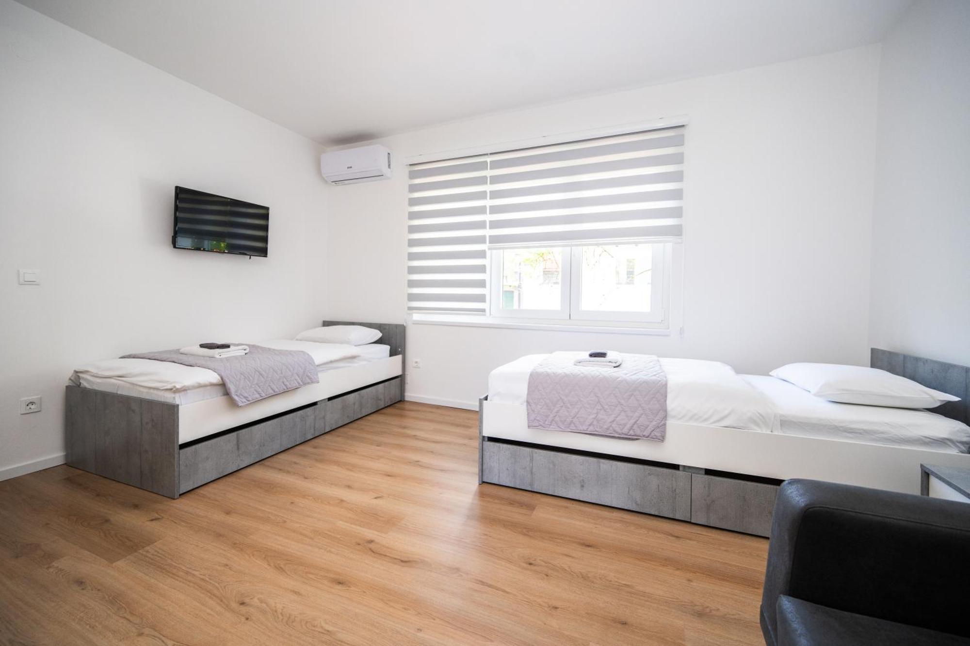 Bright 2Bdr Apartment With Balcony - Free Parking Sarajevo Luaran gambar
