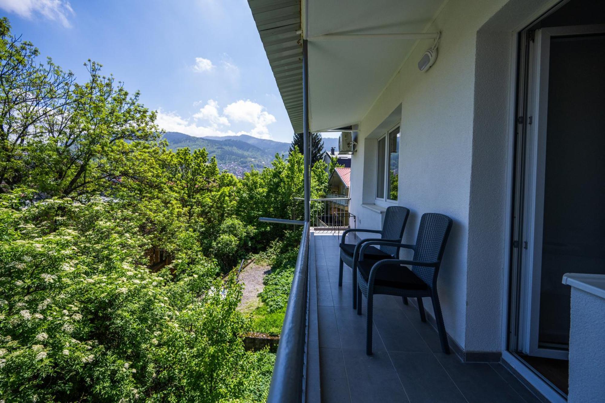 Bright 2Bdr Apartment With Balcony - Free Parking Sarajevo Luaran gambar