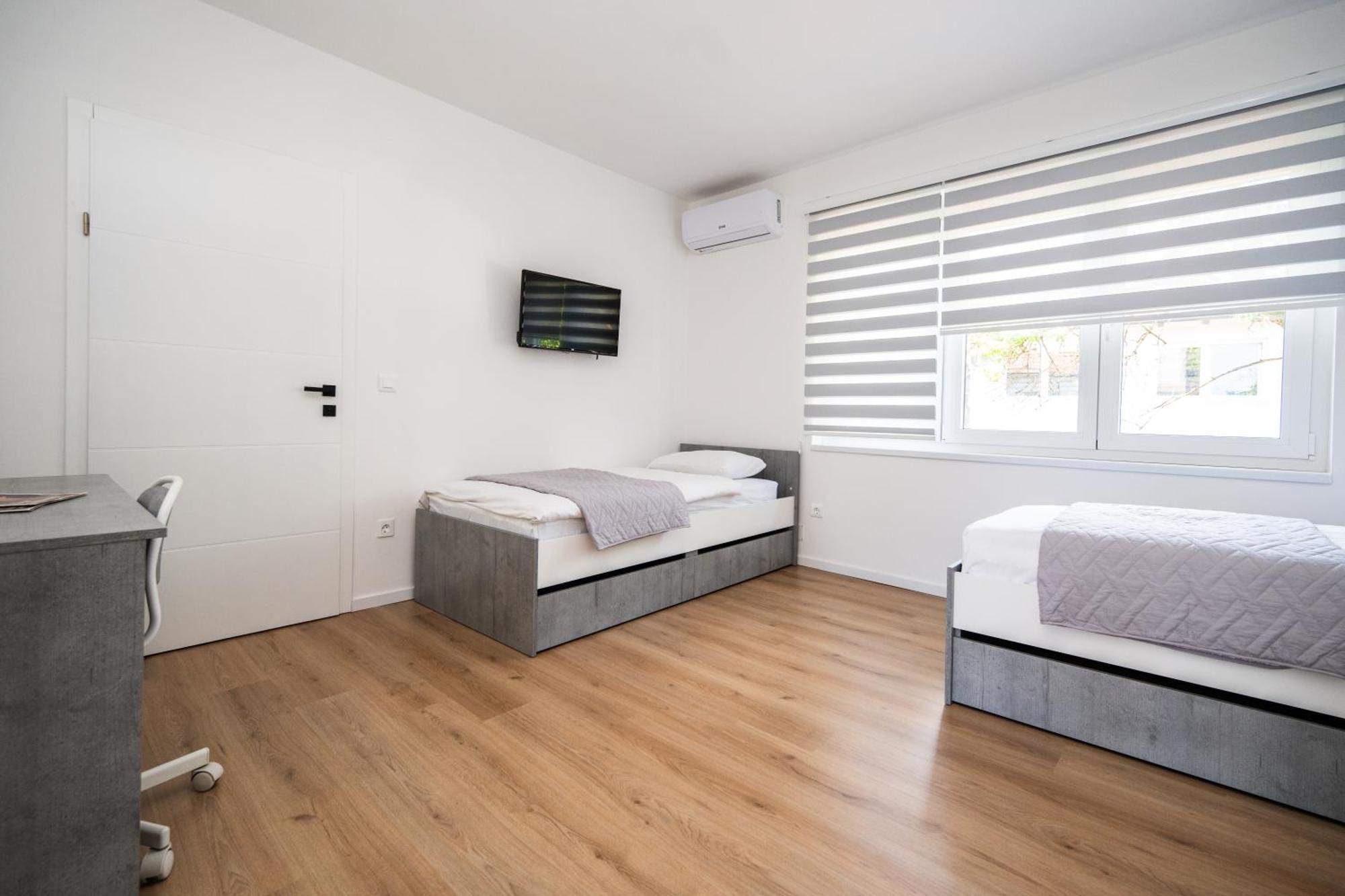 Bright 2Bdr Apartment With Balcony - Free Parking Sarajevo Luaran gambar