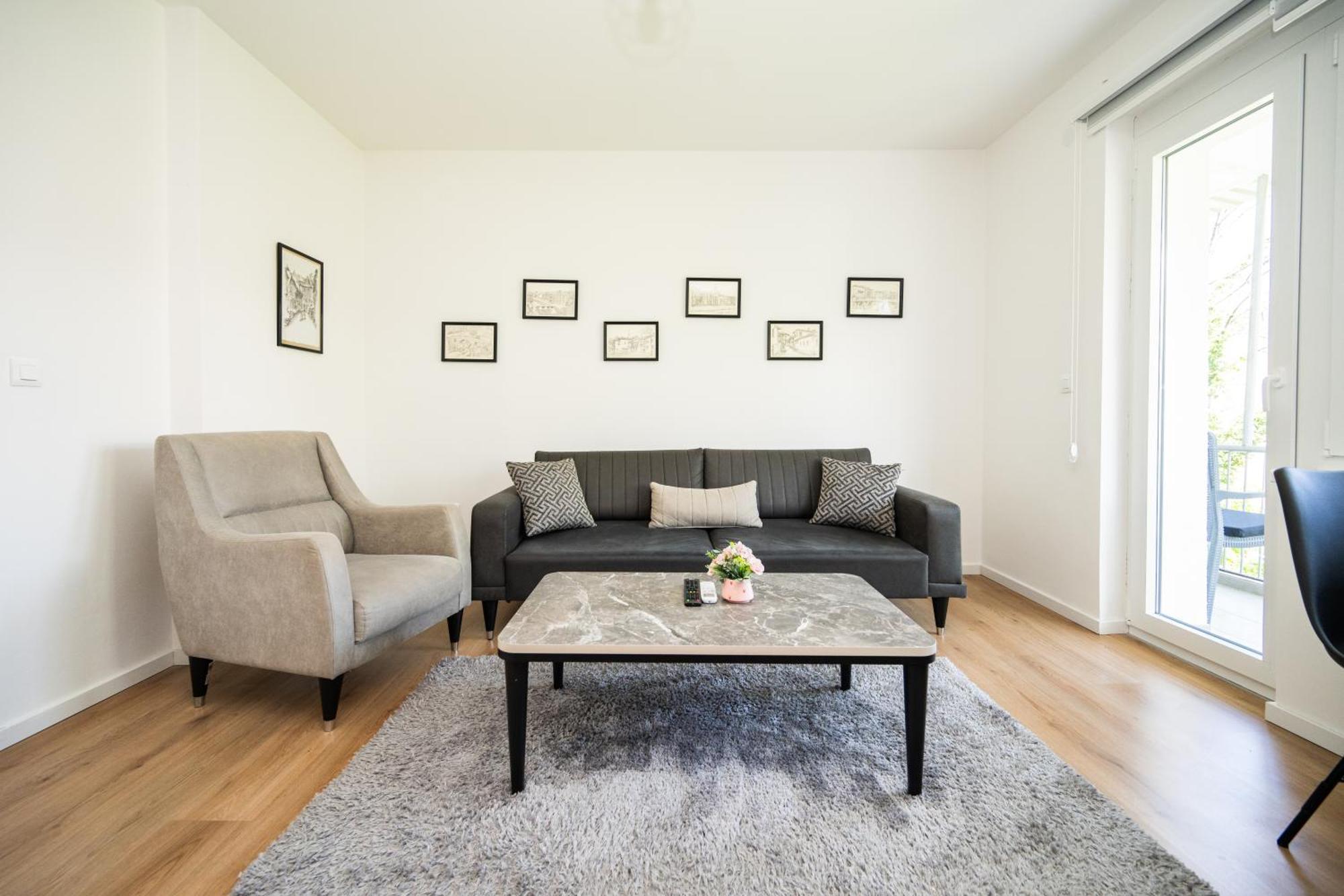 Bright 2Bdr Apartment With Balcony - Free Parking Sarajevo Luaran gambar